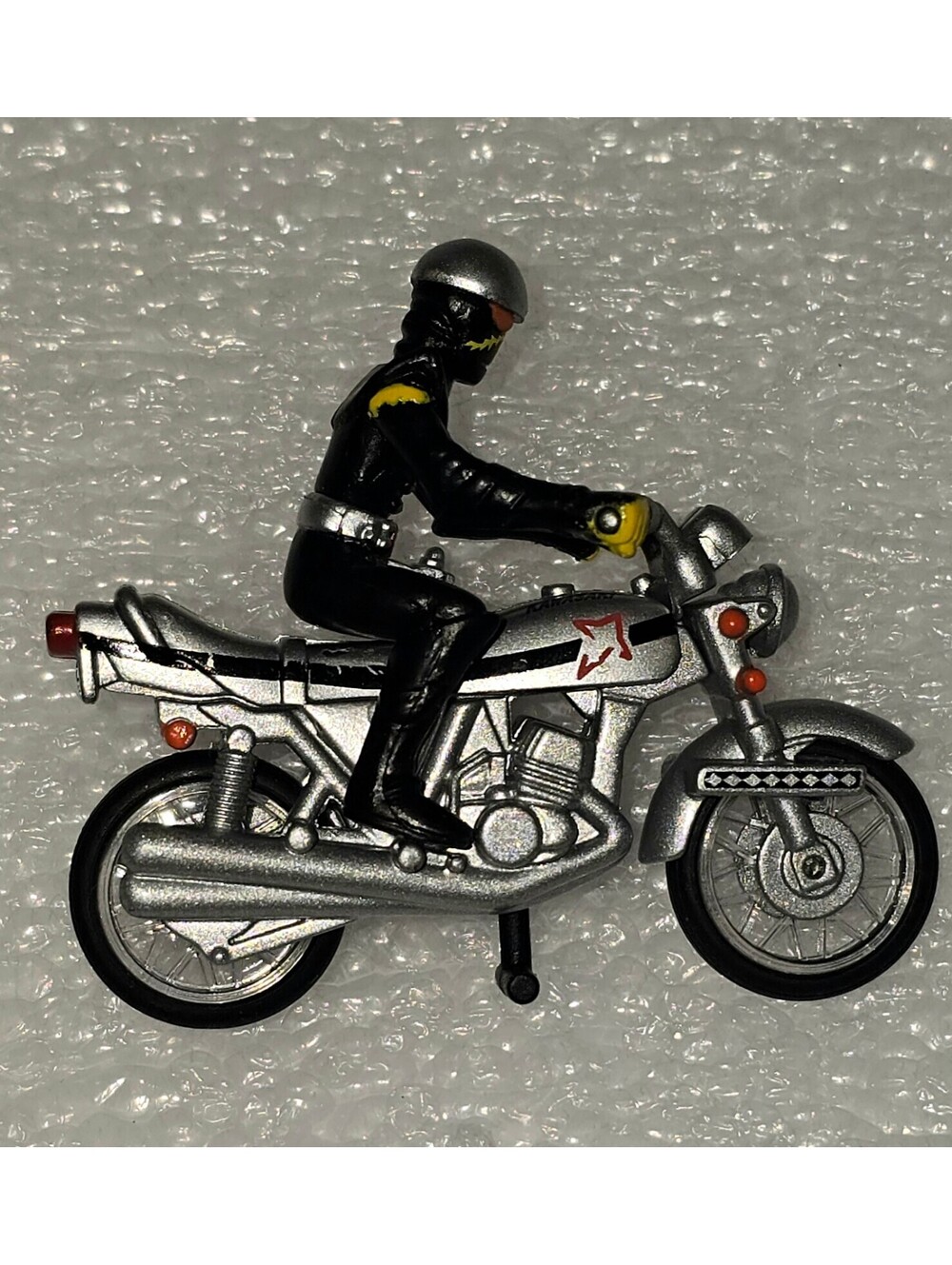 Hot Wheels Bandai Chara Wheels Hakaider No Shiroikarasu (White Karasu)